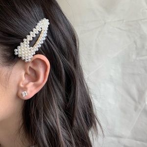 TREND ALERT- pearl barrettes/clips. Europe trend!